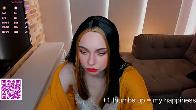Snapshot of EvaBlimey chatting on 14, 9, 2025 EvaBlimey online show from 14, 9, 2025