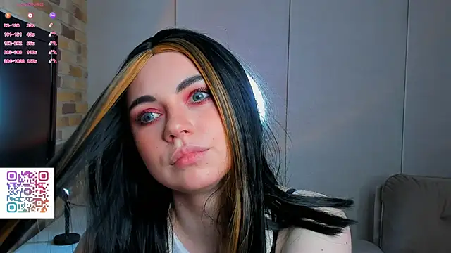 Snapshot of EvaBlimey chatting on 21, 9, 2025 EvaBlimey online show from 21, 9, 2025