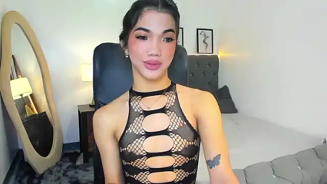 Snapshot of CassieSommereux chatting on 24, 10, 2025 CassieSommereux online show from 24, 10, 2025