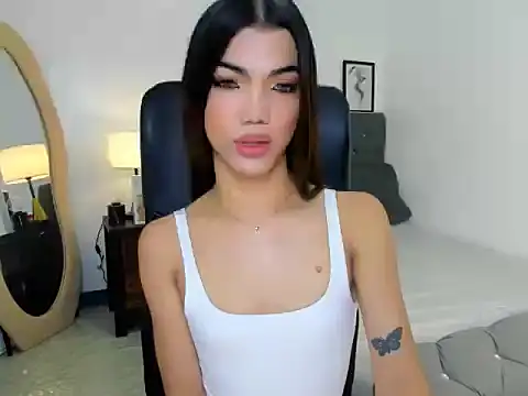 Snapshot of CassieSommereux chatting on 25, 11, 2025 CassieSommereux online show from 25, 11, 2025