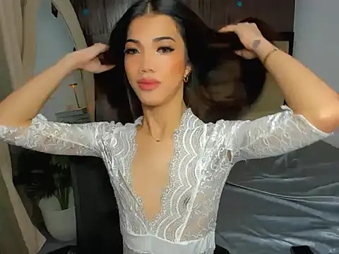 Snapshot of CassieSommereux chatting on 16, 12, 2025 CassieSommereux online show from 16, 12, 2025