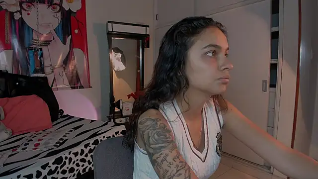 Snapshot of Skylovershot chatting on 20, 10, 2025 Skylovershot online show from 20, 10, 2025
