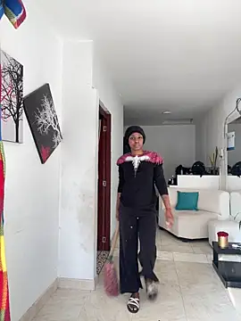 Snapshot of zaracollins01 chatting on 2, 10, 2025 zaracollins01 online show from 2, 10, 2025