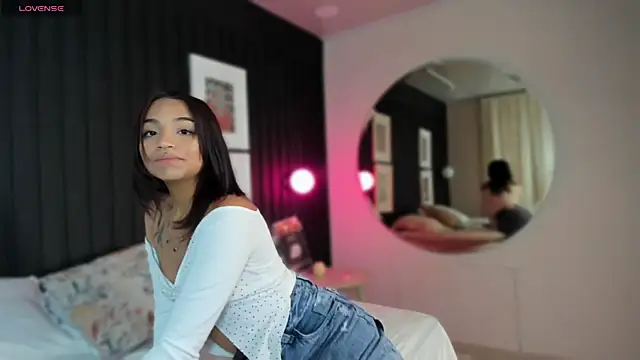 Snapshot of Manelyk_evanss_ chatting on 5, 12, 2025 Manelyk evanss online show from 5, 12, 2025