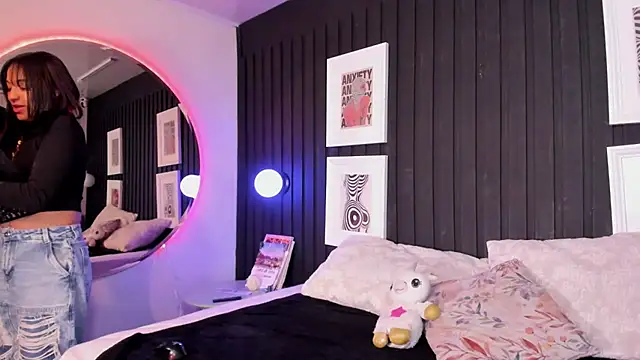 Manelyk evanss  online show from 18, 3, 2026