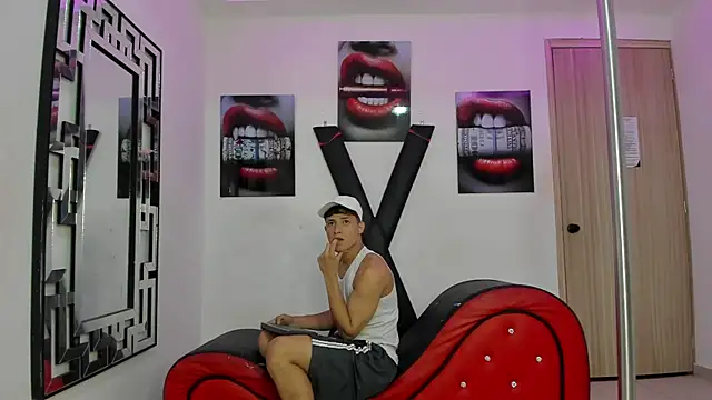 Snapshot of GRETTY_BOYS chatting on 28, 11, 2025 GRETTY BOYS online show from 28, 11, 2025