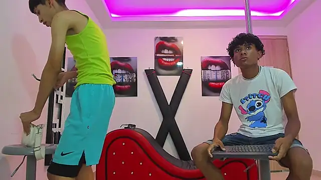 Snapshot of LONDON_BOYS1 chatting on 16, 9, 2025 LONDON BOYS1 online show from 16, 9, 2025