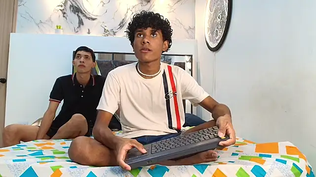 Snapshot of LONDON_BOYS1 chatting on 10, 10, 2025 LONDON BOYS1 online show from 10, 10, 2025