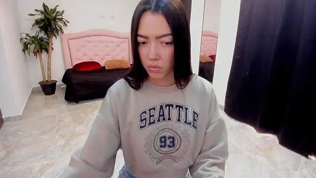 Snapshot of fox_valerie chatting on 1, 11, 2025 fox valerie online show from 1, 11, 2025