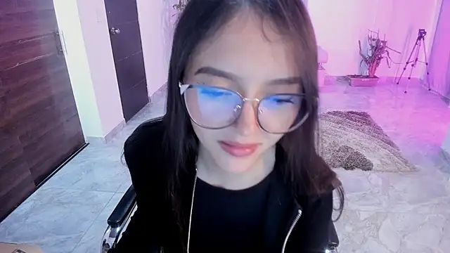 Snapshot of bella_fox_1 chatting on 6, 7, 2026 bella fox 1 online show from 6, 7, 2026