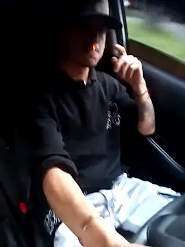 Snapshot of DebutingPathway chatting on 19, 12, 2025 DebutingPathway online show from 19, 12, 2025