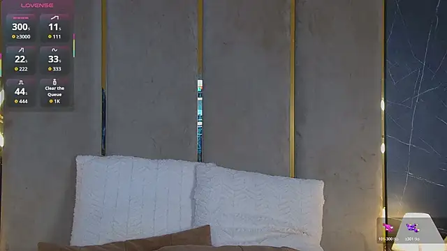 Snapshot of MadisonKroft chatting on 23, 11, 2025 MadisonKroft online show from 23, 11, 2025