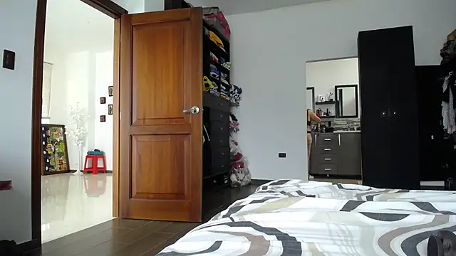 Manuela lara  online show from 20, 2, 2026