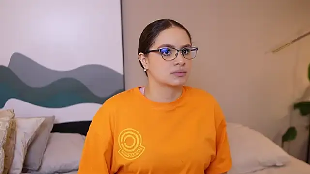 Tayler Kim online show from 10, 10, 2025