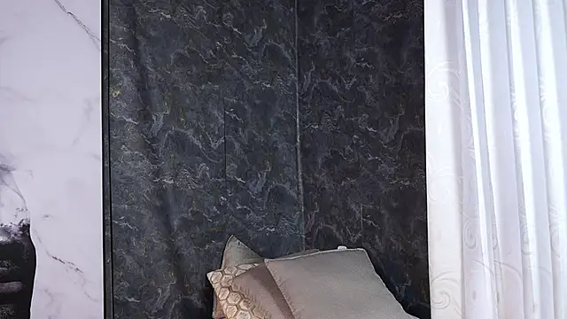 Tayler Kim online show from 15, 10, 2025