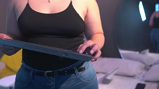 Tayler Kim online show from 5, 2, 2026