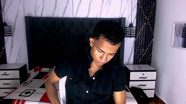 Snapshot of aston_xvera chatting on 12, 9, 2025 aston xvera online show from 12, 9, 2025