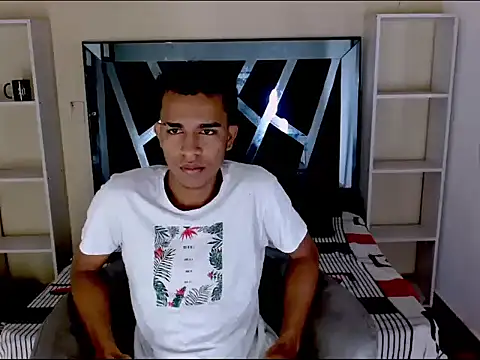 Snapshot of aston_xvera chatting on 19, 9, 2025 aston xvera online show from 19, 9, 2025