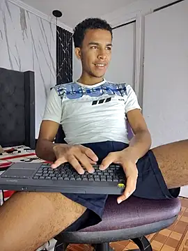 Snapshot of aston_xvera chatting on 26, 9, 2025 aston xvera online show from 26, 9, 2025