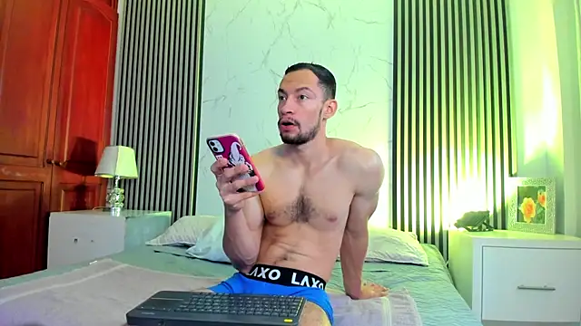 Snapshot of TyagoRoberts chatting on 30, 9, 2025 TyagoRoberts online show from 30, 9, 2025