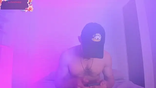 Snapshot of TyagoRoberts chatting on 18, 10, 2025 TyagoRoberts online show from 18, 10, 2025