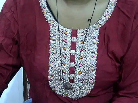 Hott Noor online show from 8, 9, 2025