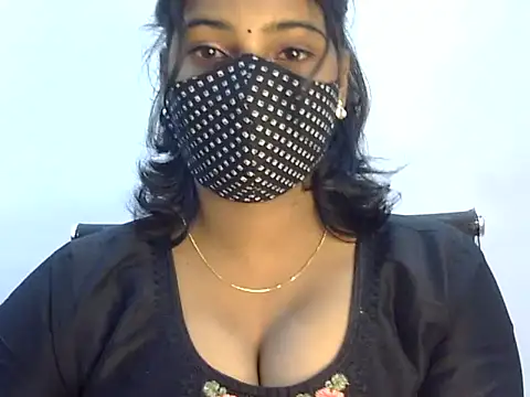 Hott Noor online show from 2, 11, 2025