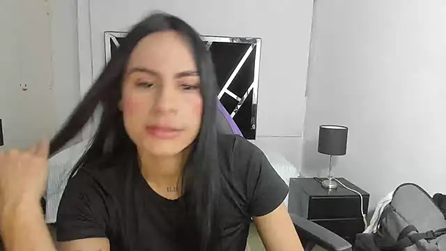 Snapshot of charlotthe_ee chatting on 8, 10, 2025 charlotthe ee online show from 8, 10, 2025