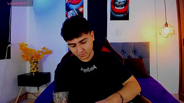 Snapshot of Nicolas_James_Sc chatting on 30, 10, 2025 Nicolas James Sc online show from 30, 10, 2025