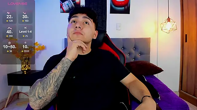 Snapshot of Nicolas_James_Sc chatting on 31, 10, 2025 Nicolas James Sc online show from 31, 10, 2025