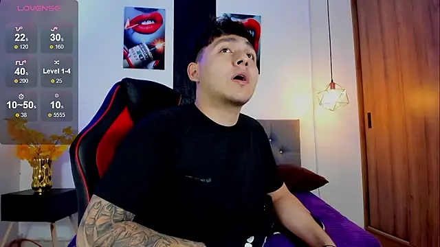 Snapshot of Nicolas_James_Sc chatting on 1, 11, 2025 Nicolas James Sc online show from 1, 11, 2025