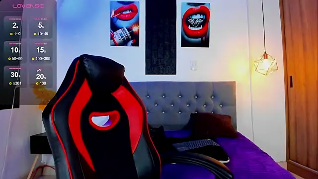 Snapshot of Nicolas_James_Sc chatting on 6, 11, 2025 Nicolas James Sc online show from 6, 11, 2025