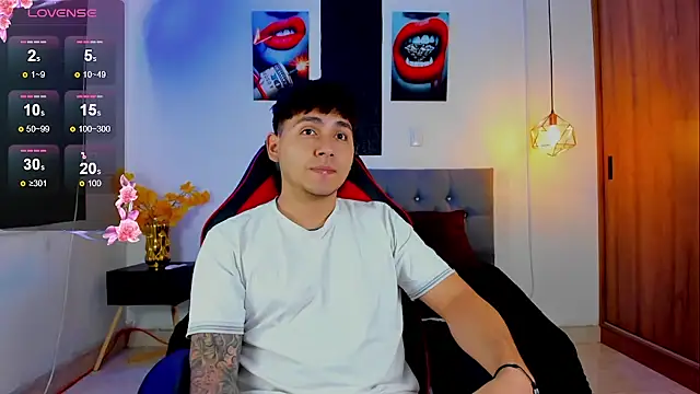 Snapshot of Nicolas_James_Sc chatting on 15, 11, 2025 Nicolas James Sc online show from 15, 11, 2025