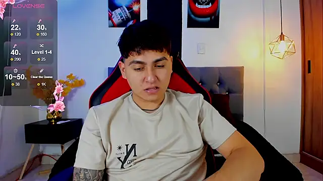 Snapshot of Nicolas_James_Sc chatting on 18, 11, 2025 Nicolas James Sc online show from 18, 11, 2025