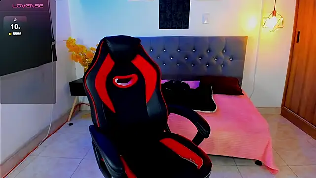 Snapshot of Nicolas_James_Sc chatting on 4, 12, 2025 Nicolas James Sc online show from 4, 12, 2025