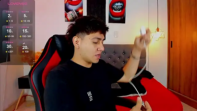 Snapshot of Nicolas_James_Sc chatting on 16, 12, 2025 Nicolas James Sc online show from 16, 12, 2025