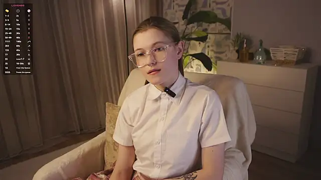 LynHillaire online show from 2, 4, 2026