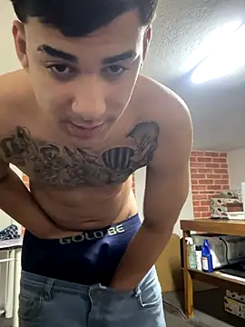 Snapshot of condenovin chatting on 10, 10, 2025 condenovin online show from 10, 10, 2025