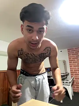 Snapshot of condenovin chatting on 5, 11, 2025 condenovin online show from 5, 11, 2025