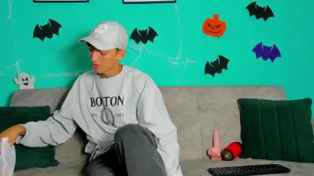 Maikol Ortiz online show from 31, 10, 2025