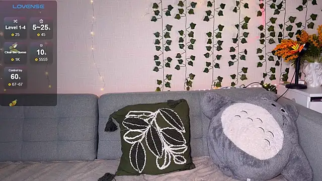 Snapshot of EmmyBell_ chatting on 21, 10, 2025 EmmyBell online show from 21, 10, 2025