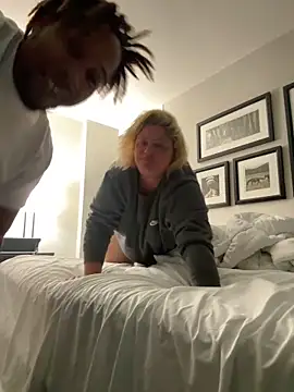 Snapshot of bbwbubbles77 chatting on 12, 11, 2025 bbwbubbles77 online show from 12, 11, 2025