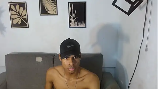Snapshot of criss_zuri chatting on 17, 9, 2025 criss zuri online show from 17, 9, 2025