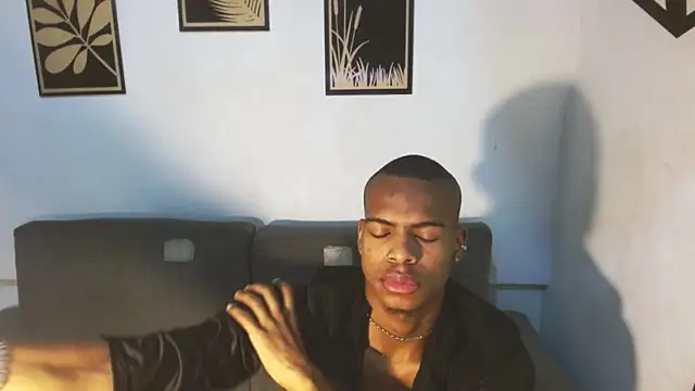 Snapshot of criss_zuri chatting on 24, 9, 2025 criss zuri online show from 24, 9, 2025