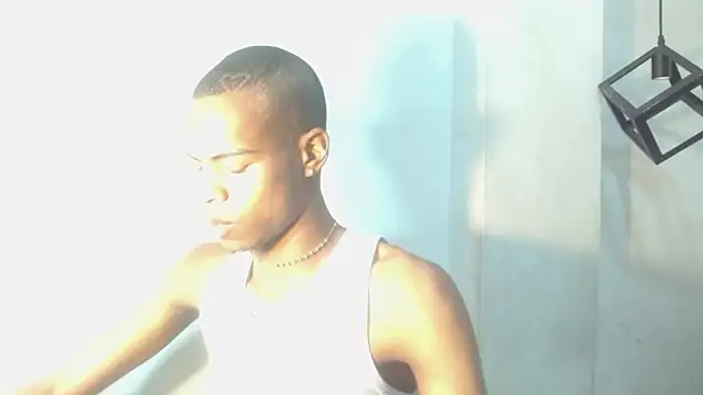 Snapshot of criss_zuri chatting on 4, 10, 2025 criss zuri online show from 4, 10, 2025