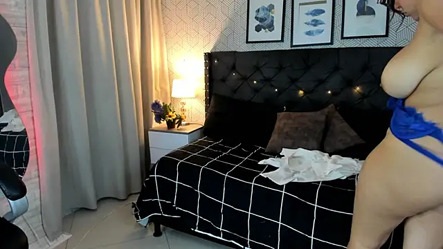 sophie  blare online show from 13, 2, 2026