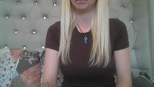 flirty babe x online show from 15, 6, 2026