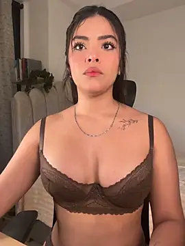 Snapshot of Sara-Evans chatting on 13, 11, 2025 Sara-Evans online show from 13, 11, 2025