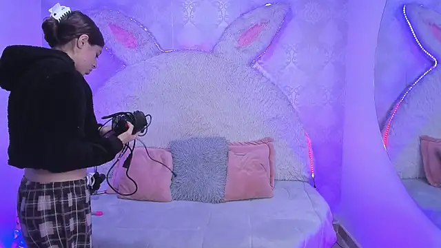 Gaby louse online show from 15, 4, 2026