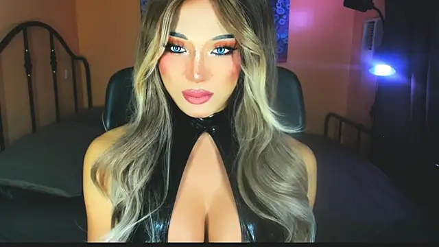 Snapshot of xUrGoddess_Bellax chatting on 17, 11, 2025 xUrGoddess Bellax online show from 17, 11, 2025